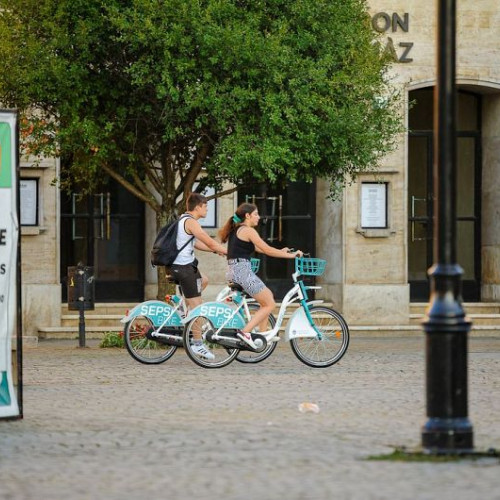 Sistemul de închiriere a bicicletelor Sepsi Bike atrage utilizatori la Sfântu Gheorghe