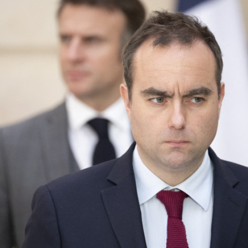 Ministrul apărării francez discută despre colaborarea cu Ucraina