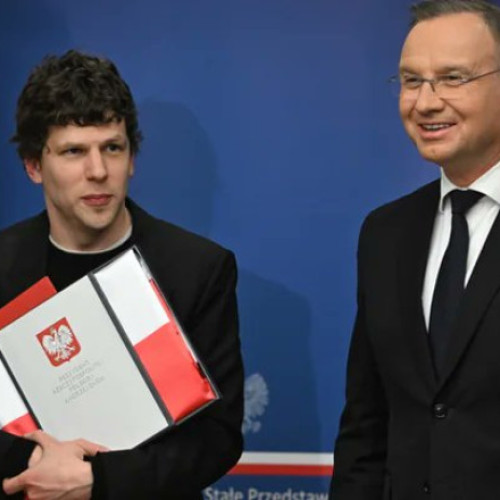 Jesse Eisenberg primește cetățenia poloneză