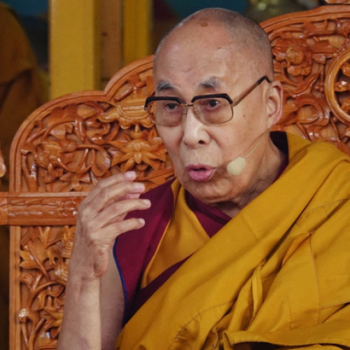 Succesorul lui Dalai Lama va fi nascut in afara Chinei, conform unei noi carti