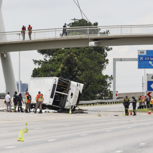 Accident grav de autobuz lângă aeroportul din Johannesburg