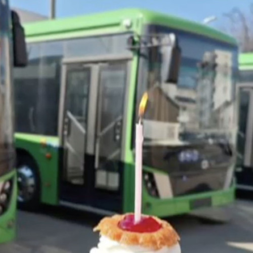Autobuzele cumpărate de Primăria Popești-Leordeni, blocate în parcare