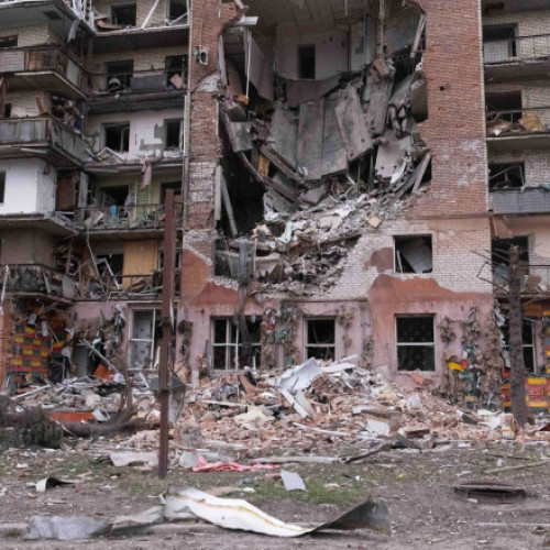Bombardamentele rusești continuă asupra Ucrainei după discuțiile Trump-Putin