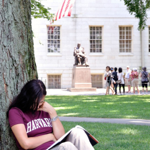 Harvard deschide un nou front împotriva administrației Trump