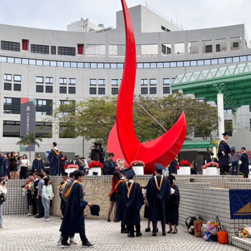 Hong Kong deschide universitățile pentru studenții străini