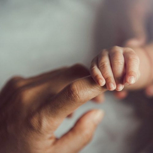 Numarul copiilor abandonati in spitalele din judetul Covasna scade