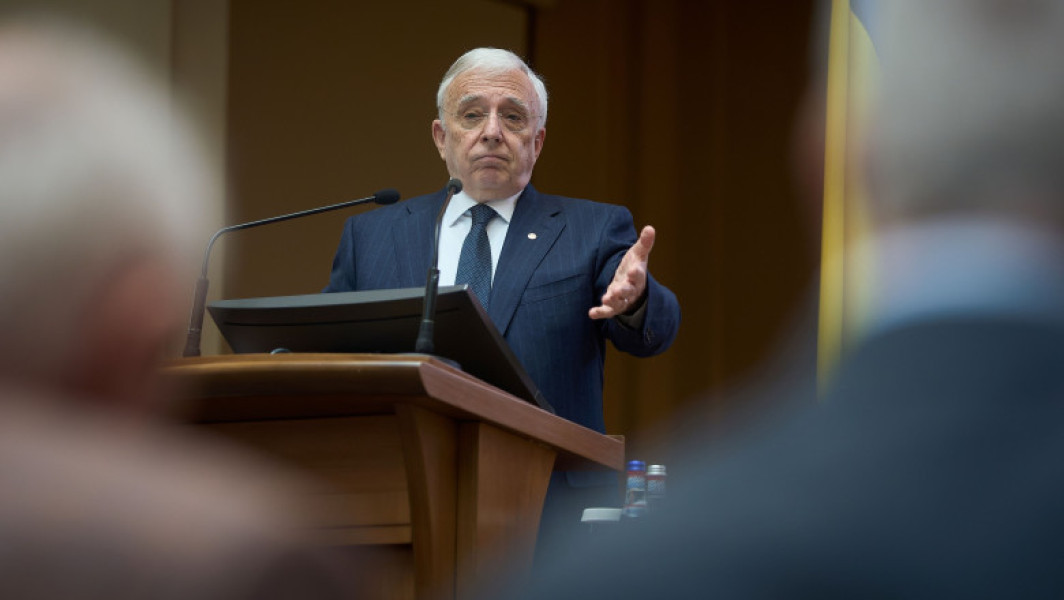 Mugur Isărescu: Restabilirea încrederii pe piețele de capital, esențială pentru România