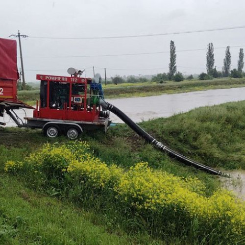 Chichis: Șapte persoane refuză evacuarea în fața inundațiilor