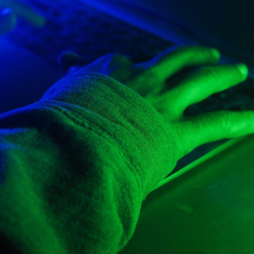 Grup de hackeri legați de Rusia a încercat să spioneze Ministerul Apărării din Regatul Unit