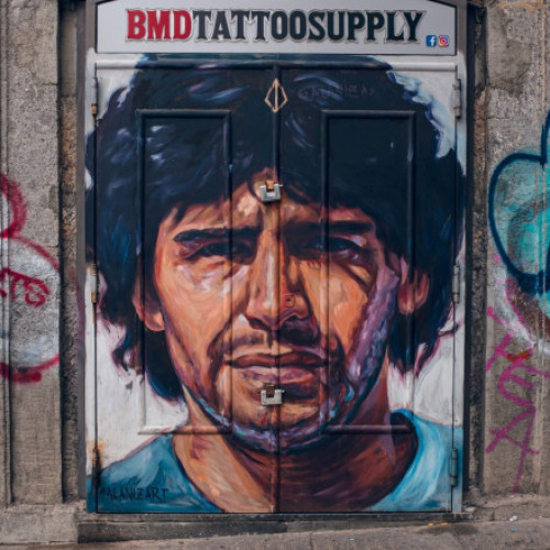 Procesul legat de moartea lui Diego Maradona, în care echipa medicală este acuzată de provocarea decesului fostului mare fotbalist argentinian, a fost declarat invalid, relatează joi media din Argentina, potrivit Reuters. Moartea lui Maradona, care a condus Argentina la victoria în Cupa Mondială din 1986, a şocat naţiunea în 2020, iar cei şapte membri ai echipei sale medicale au fost acuzaţi de omor prin neglijenţă într-un proces început pe 11 martie.