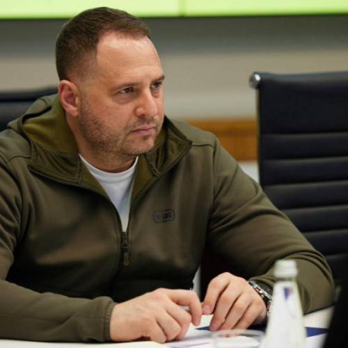 Ucraina este pregătită pentru noi negocieri la Istanbul, dar cere Rusiei un document cu condițiile sale pentru pace, potrivit declarațiilor făcute joi de șeful biroului prezidențial ucrainean, Andrii Iermak. Acesta a subliniat că, înainte de următoarea întâlnire, Ucraina vrea să primească &quot;memorandumul&quot; pregătit de Rusie, care să explice clar condițiile pentru un acord de pace durabil. Iermak a adăugat că Kievul consideră foarte important să primească acest document, mai ales că Rusia a avut suficient timp pentru a-l transmite.