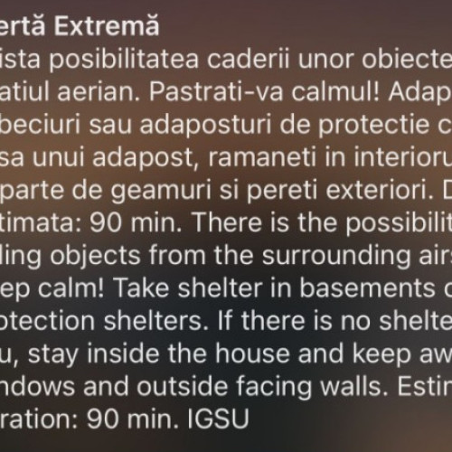 Alerta RO-ALERT pentru locuitorii din nordul județului Tulcea, trasmisă în noaptea de joi spre vineri, a fost cauzată de riscul ca obiecte din spațiul aerian să cadă pe teren, în contextul războiului din Ucraina declanșat de Rusia, potrivit digi24.ro. Mesajul a fost emis în jurul orei 1:30 și recomanda populației să își păstreze calmul, să se adăpostească în beciuri sau în adăposturi civile. În cazul în care nu existau adăposturi, se indica să rămână în interior, departe de geamuri și de pereții exteriori. Durata alertei a fost de 90 de minute.