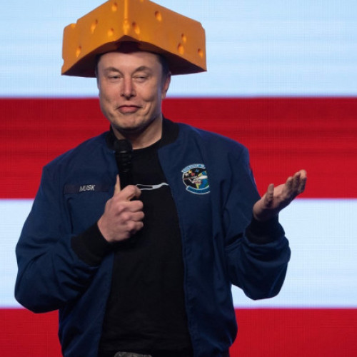 Elon Musk, acuzat de consum excesiv de droguri în timpul perioadei în care a fost unul dintre cei mai apropiați consilieri ai lui Donald Trump, relatează New York Times, citând surse anonime apropiate de persoana sa. Potrivit sursei, CEO-ul SpaceX a consumat regulat ketamină, ecstasy și ciuperci psihedelice în timpul ascensiunii sale politice, iar acest lucru l-a afectat chiar și fizic, cauzând probleme cu vezica urinară. Raportul notează că Musk a avut în mod obișnuit o rezervă zilnică de aproximativ 20 de pastile, fiind alarmant pentru cei din jur.