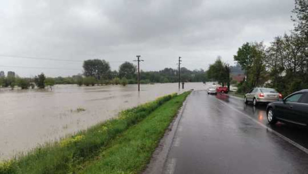 Atenționare privind viituri rapide și posibile inundații locale în mai multe județe din țară