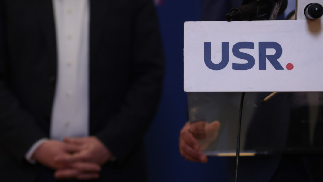 Trei candidați au fost validați pentru funcția de președinte al USR, anunță membrii partidului, potrivit digi24.ro. Potrivit sursei, această alegere va avea loc prin vot direct și secret, desfășurat pe o platformă electronică sigură, și va implica toți membrii partidului. În total, 12 membri și-au depus candidatura, dar Comisia Electorală a USR a validat doar 9 dintre aceștia, după verificarea documentelor cerute prin procedura internă.