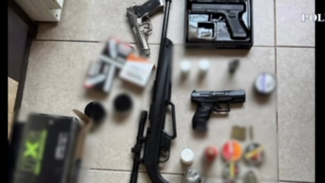 Percheziții în București și județul Argeș pentru arme neletale și muniție