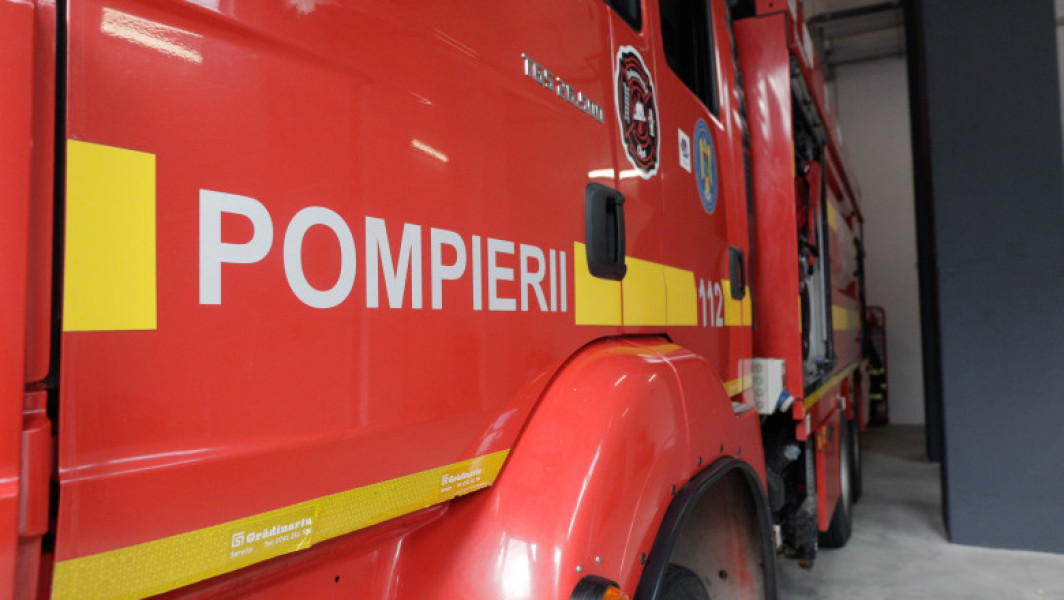 Incendiu la trenul de pe ruta Baia Mare - București în gara Babeni