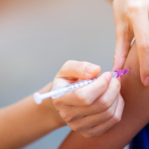 Avertismentul ONU: dezinformarea și „reducerile drastice” ale ajutorului internațional amenință vaccinarea copiilor