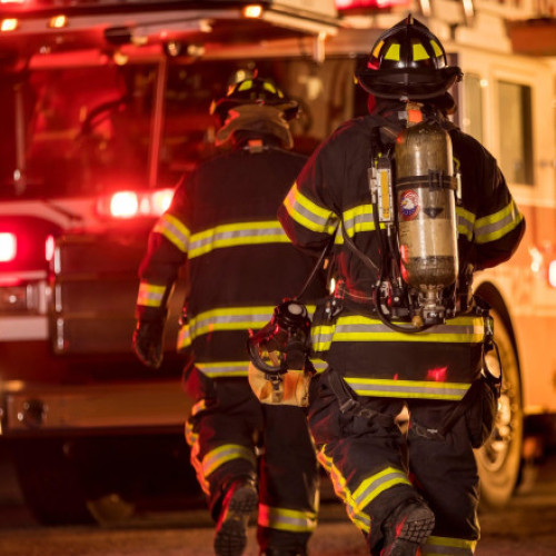 Doi pompieri din Washington, opriți de autoritățile de imigrație în timpul intervenției la un incendiu