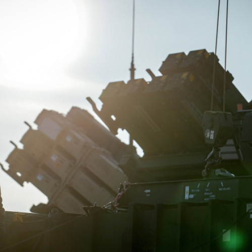 Statelor Unite le-a fost aprobată vânzarea de sisteme de apărare antiaeriană Patriot către Danemarca, în ciuda faptului că țara nu operează aceste sisteme în prezent. Conform potirvit digi24.ro, acest acord, în valoare de 8,5 miliarde de dolari, include șase lansatoare, sisteme radar și rachete, și are ca scop susținerea Danemarcei în sprijinirea Ucrainei în fața amenințării rusești.