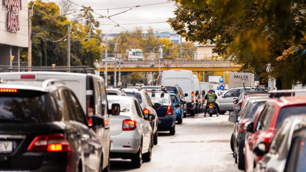 Trafic în București la începutul anului școlar: primarul interimar promite măsuri pentru fluidizarea circulației
