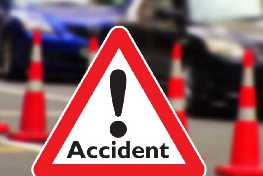 La Zăbala, tânăr beat la volan fără permis a avariat curtea unui localnic