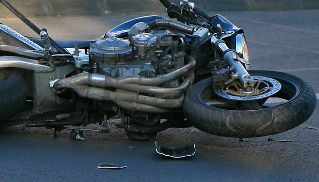 Motociclist rănit pe DN 2D, lângă Ojdula, după pierderea controlului
