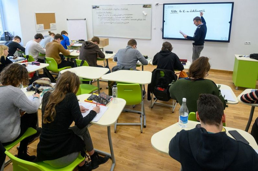 Primăria Sfântu Gheorghe reduce la jumătate fondul clasei pentru școli