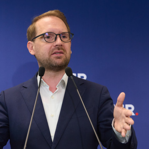 Dominic Fritz critică moțiunea AUR împotriva ministrului Mediului Diana Buzoianu