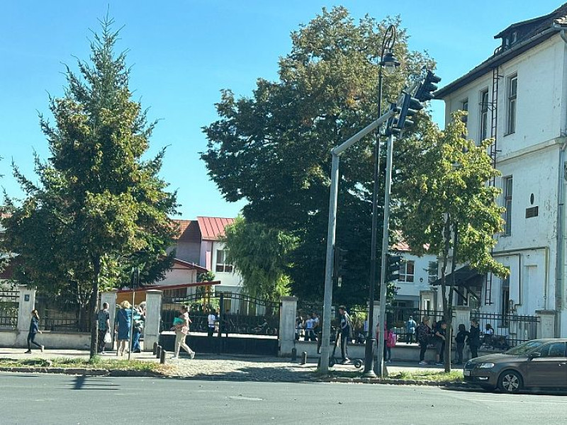 Poliția din Covasna investighează amenințări la adresa școlilor din județ