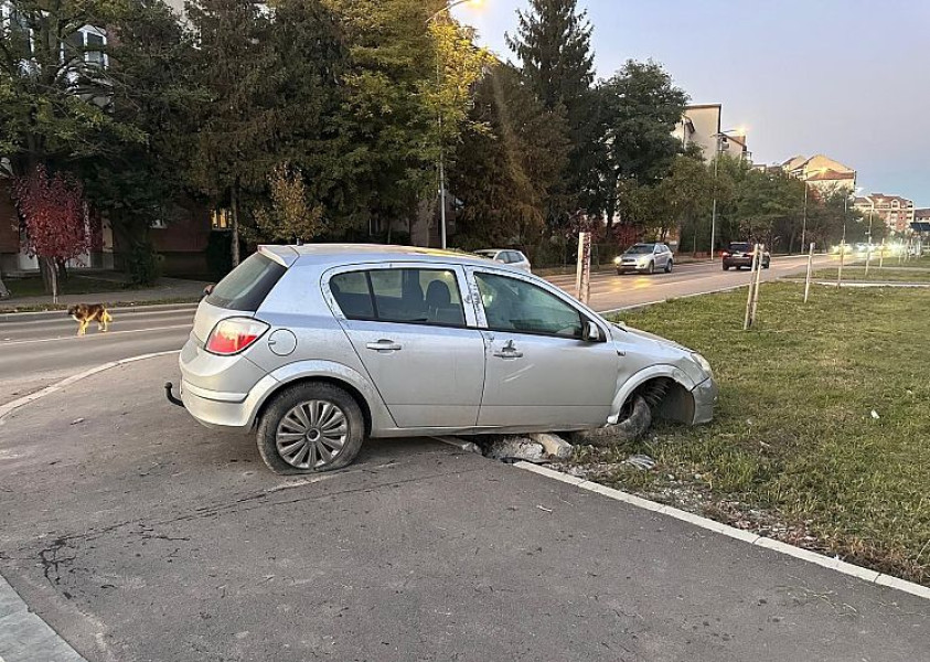 Bărbat identificat după un accident rutier cu mașina pe trotuar în Sfântu Gheorghe
