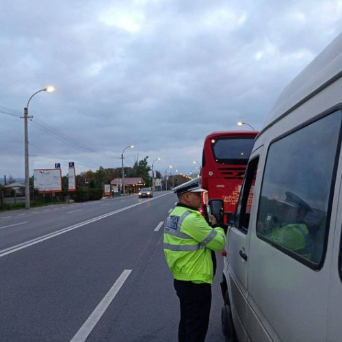 Transportul public de persoane și mărfuri în atenția polițiștilor. Autobuze, microbuze și camioane luate la control într-o acțiune europeană planificată. Verificări până pe 25 februarie în județul Covasna.