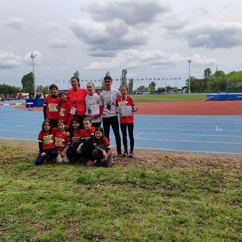 Treizeci de medalii obținute de atleții de la CSM Sfântu Gheorghe în cadrul competiției naționale Ath Run Kids Buzău